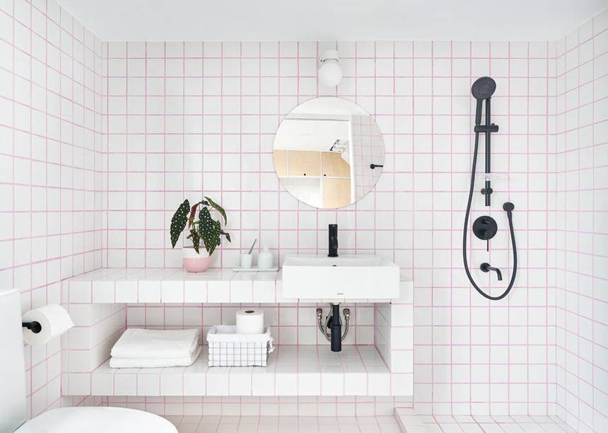 tiny-apartment-design-bathroom
