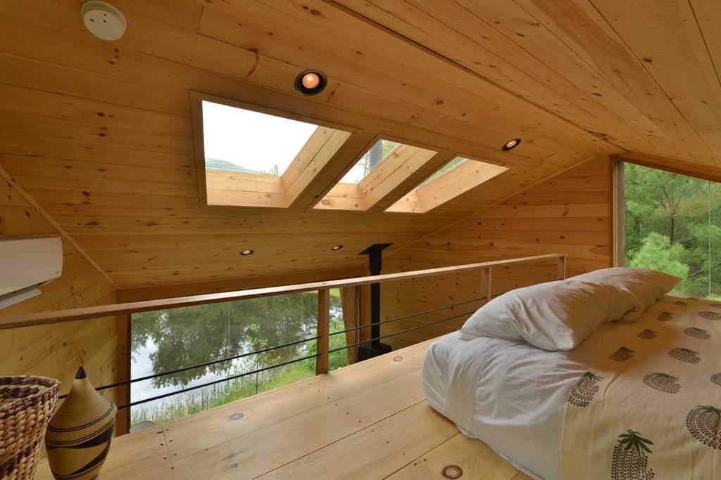 tiny-house-loft-skylights