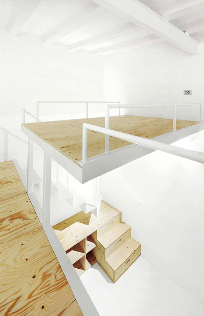 micro-apartment-mezzanine-3