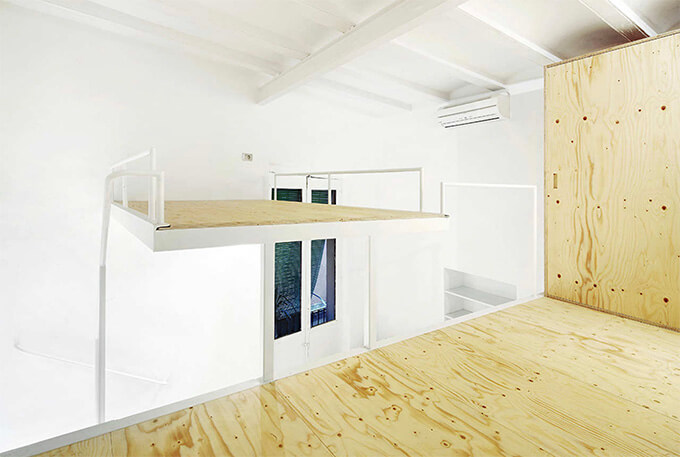 micro-apartment-mezzanine-1