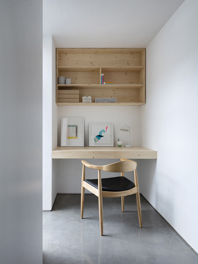 home-office-niche-desk-with-box-shelf
