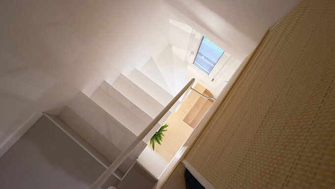 small-apartment-sculptural-stair