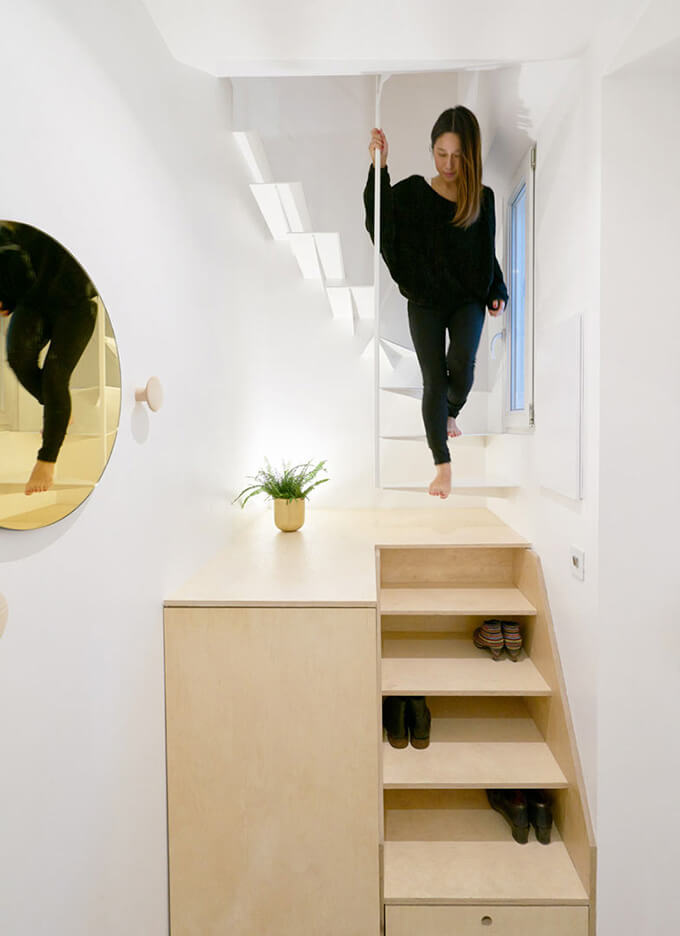 small-apartment-sculptural-stair-3