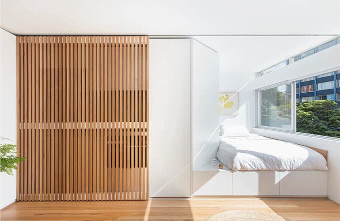 small-apartment-design-wood-screen-kitchen