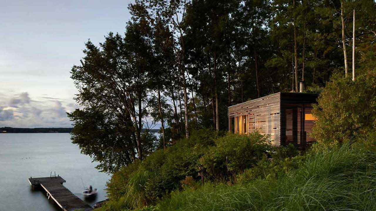 Romantic Little Guest House in Canada - To Live Large