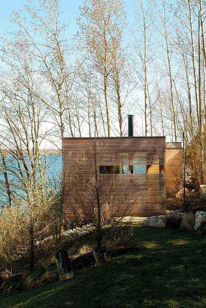 Romantic Little Guest House in Canada - To Live Large