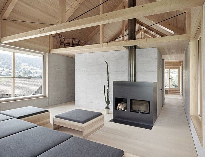 mountain-house-living-room-fireplace