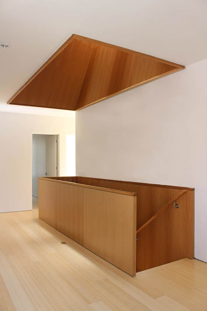 modern-suburban-house-skylight-2