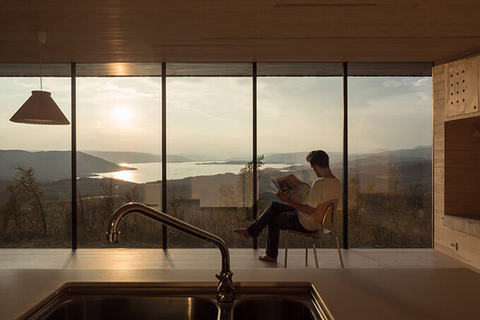 modern-cabin-living-room-view