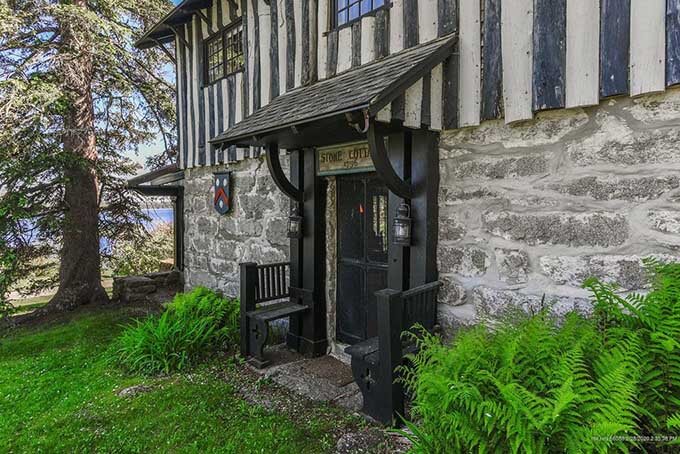 Stone-cottage-front-entry
